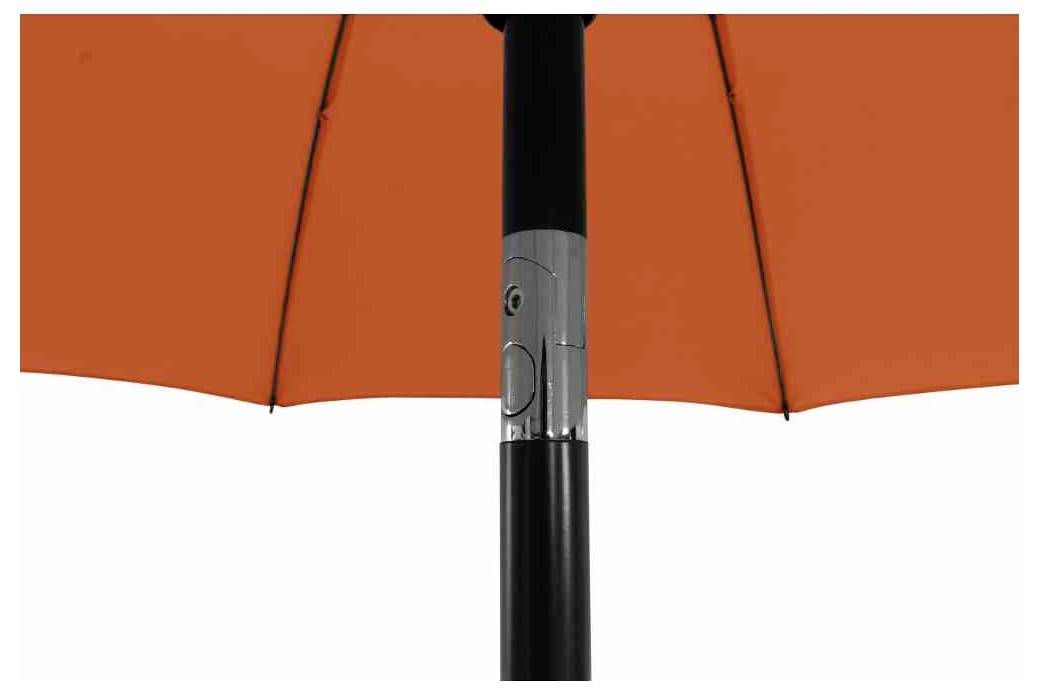 Pomarańczowy parasol widziany od dołu, z czarną metalową rurą pośrodku.