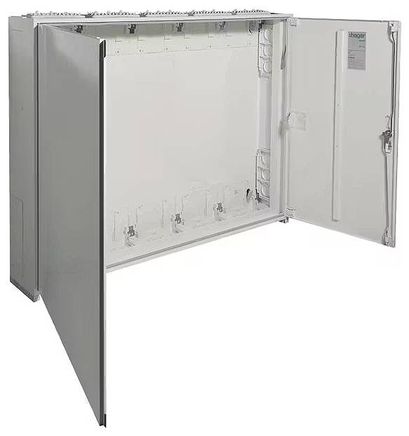 Otwarty rozdzielacz elektryczny z elektronicznymi przyłączami, zamontowany na ścianie. Nadaje się do stosowania w instalacjach elektrycznych.