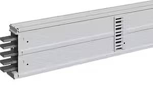 Szara elektryczna szyna zbiorcza z wieloma przewodami, stosowana do dystrybucji energii elektrycznej w budynkach lub obiektach przemysłowych.