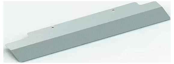 Kątownik metalowy, w kolorze szarym, z dwoma otworami mocującymi. Często stosowany jako wspornik lub element stabilizujący w projektach budowlanych.