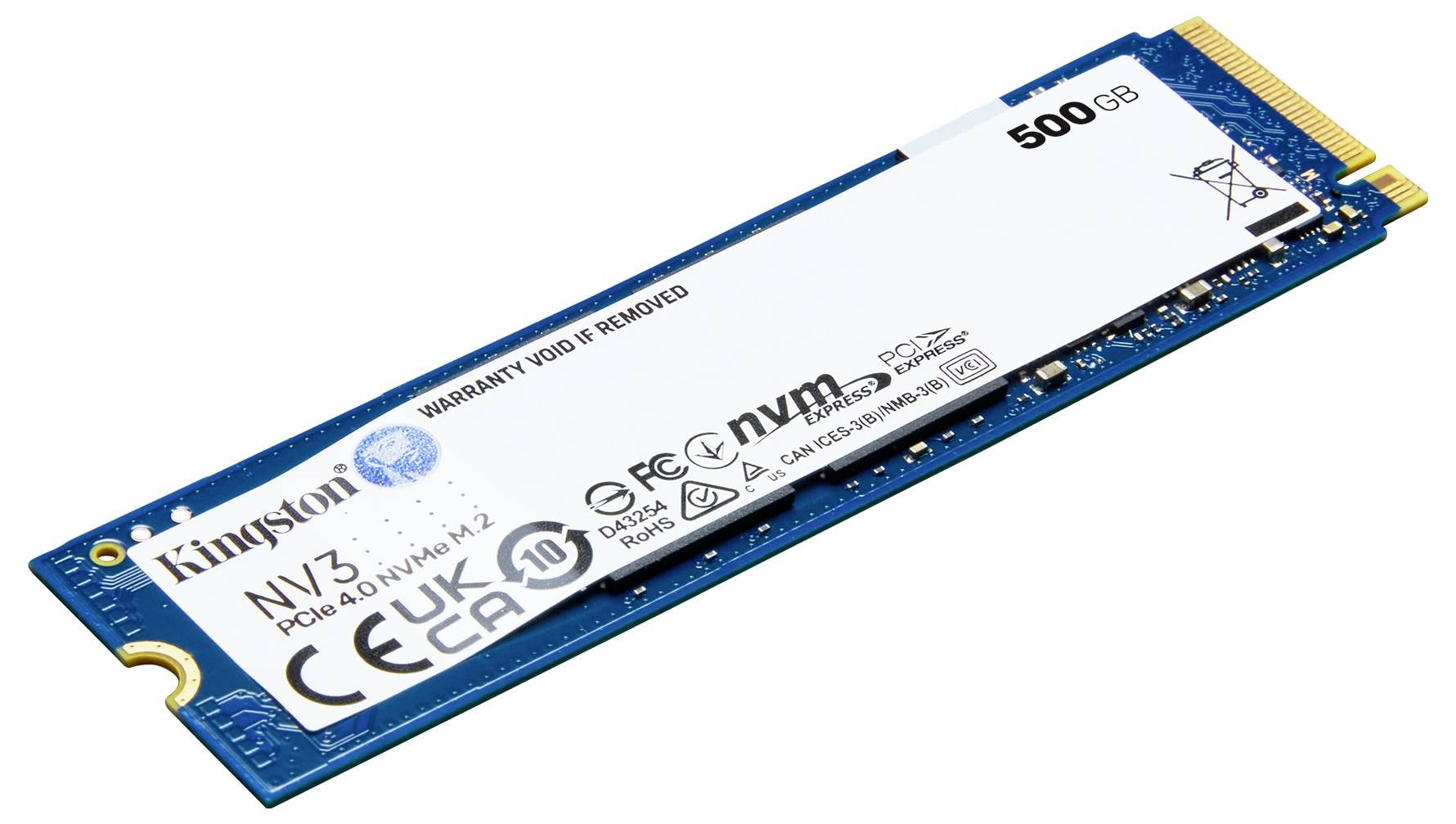 Dysk SSD NV2 500GB M.2 NVMe firmy Kingston, z niebieskim PCB i białą etykietą, prezentujący informacje producenta i specyfikacje.