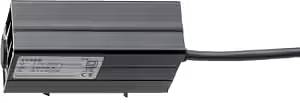 Czarne urządzenie elektryczne z przewodem podłączonym po prawej stronie. Na przedniej części widoczne są napisy i symbole.