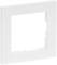 Biała, kwadratowa ramka do włącznika światła lub gniazdka elektrycznego, o zaokrąglonych rogach i minimalistycznym designie.