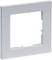 Szary, kwadratowy ramka z prostokątnym wycięciem, prawdopodobnie do włącznika światła lub gniazdka elektrycznego.