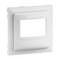 Biała plastikowa osłona z prostokątnym wycięciem, odpowiednia do montażu przełączników lub gniazd elektrycznych.