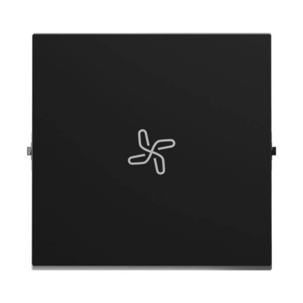 Kwadratowy czarny przełącznik wentylacji z wyStylizowanym białym symbolem wentylatora pośrodku.