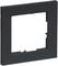 Czarny, kwadratowy, pusty ramka do włączników lub gniazd elektrycznych, wykonana z tworzywa sztucznego, z wycięciem pośrodku.