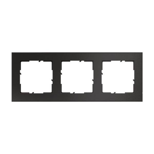 Potrójna ramka do gniazd lub włączników, prostokątna, czarna.