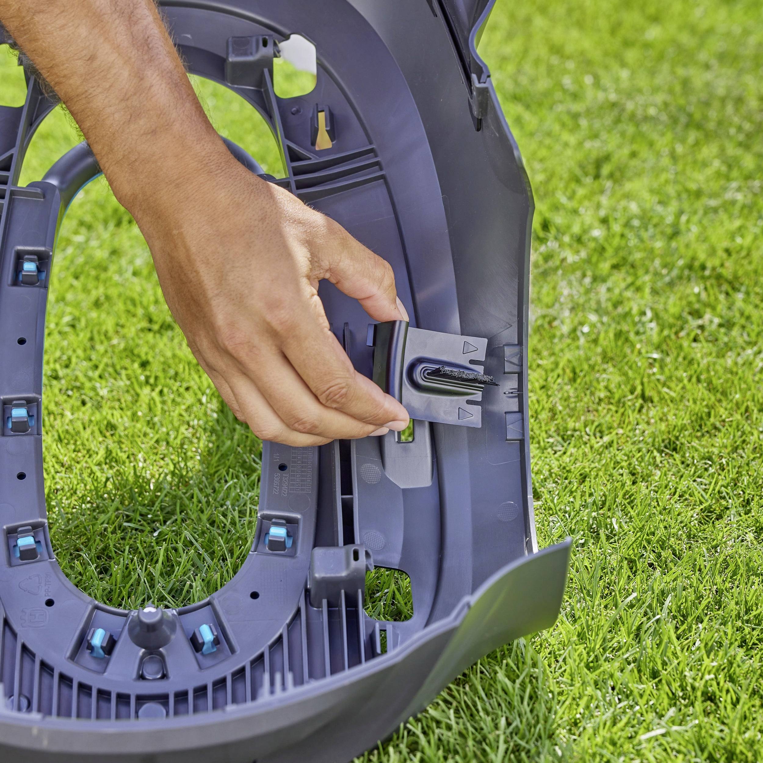 GARDENA 15024-20 для smart SILENO pro / max / free Набір щіток для коліс 1 шт. Підходить для: Gardena smart SILENO free, Gardena s