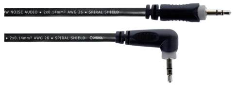 Dwa kable audio z wtyczkami jack 3,5 mm, jeden prosty, drugi kątowy. Oznaczenie: 'LOW NOISE AUDIO - SPIRAL SHIELD'.