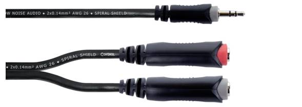 Kabel audio z wtykiem 3,5 mm oraz dwoma wtyczkami RCA (cinch), jedną czarną i jedną czerwoną.