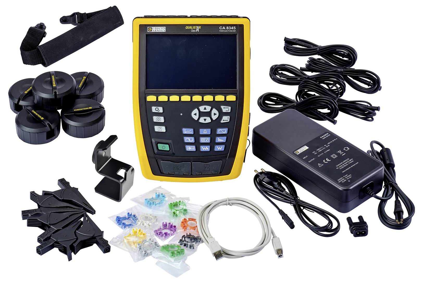 Wielofunkcyjne urządzenie pomiarowe z kablami, czujnikami, ładowarką i akcesoriami na białym tle.