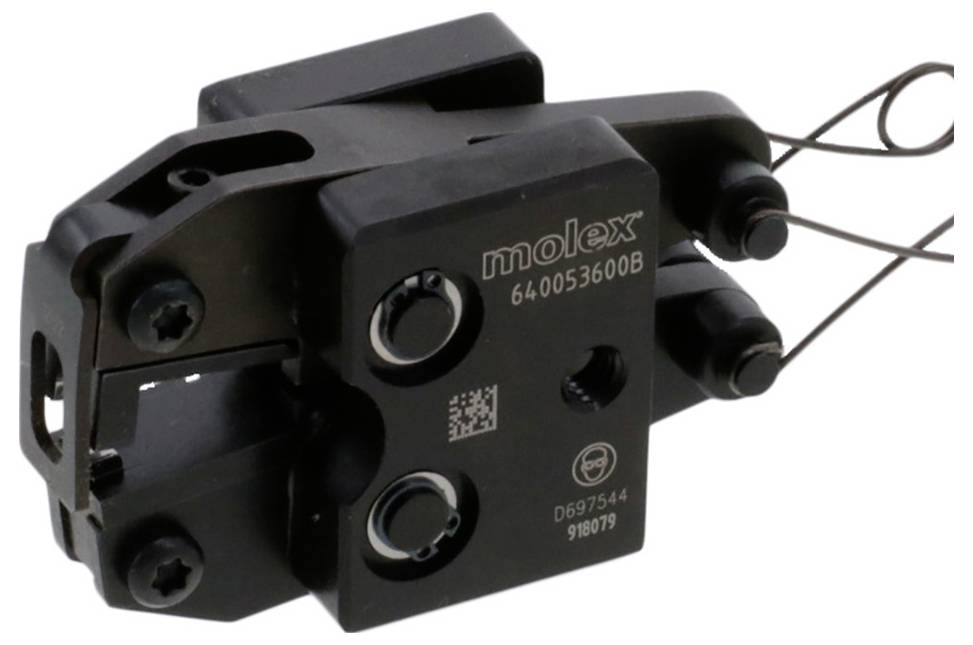 Czarny wtyk Molex, model 640053600B, z dwoma opaskami kablowymi, widziany z boku.