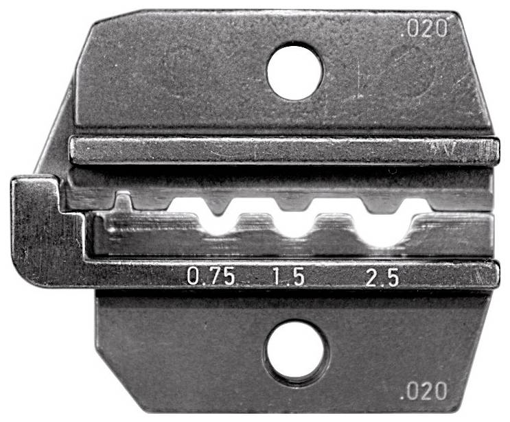 Obraz przedstawia metalową płytkę z dwoma otworami, zużytym ostrzem metalowym oraz wygrawerowanymi wymiarami 0,75, 1,5, 2,5.