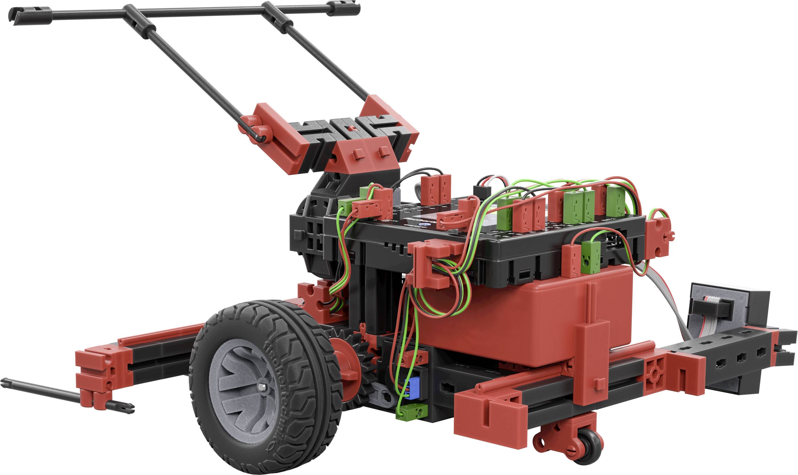 Modularny robot z kółkami i kolorowymi kablami. Zbudowany z czerwonych i czarnych elementów. Odpowiedni do celów edukacyjnych.