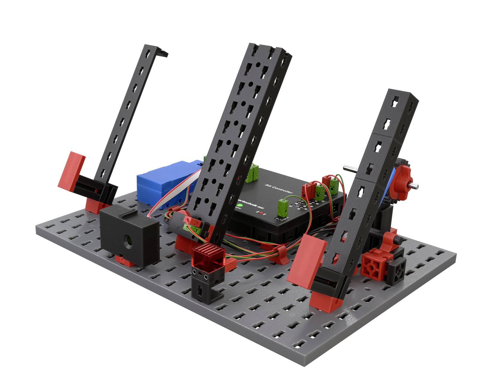Metalowo-plastikowy model zestawu składanego ze czarnymi i czerwonymi prętami stoi na perforowanej płycie.