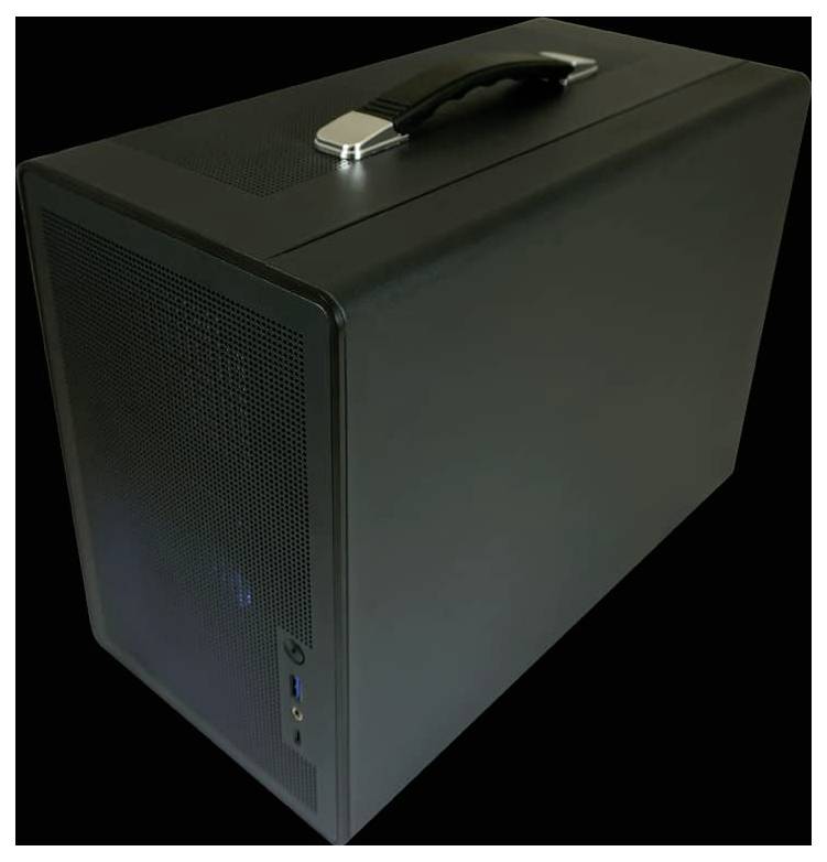 Czarny komputer z obudową z uchwytem na górze, niebieski wentylator świeci przez przednią kratkę.