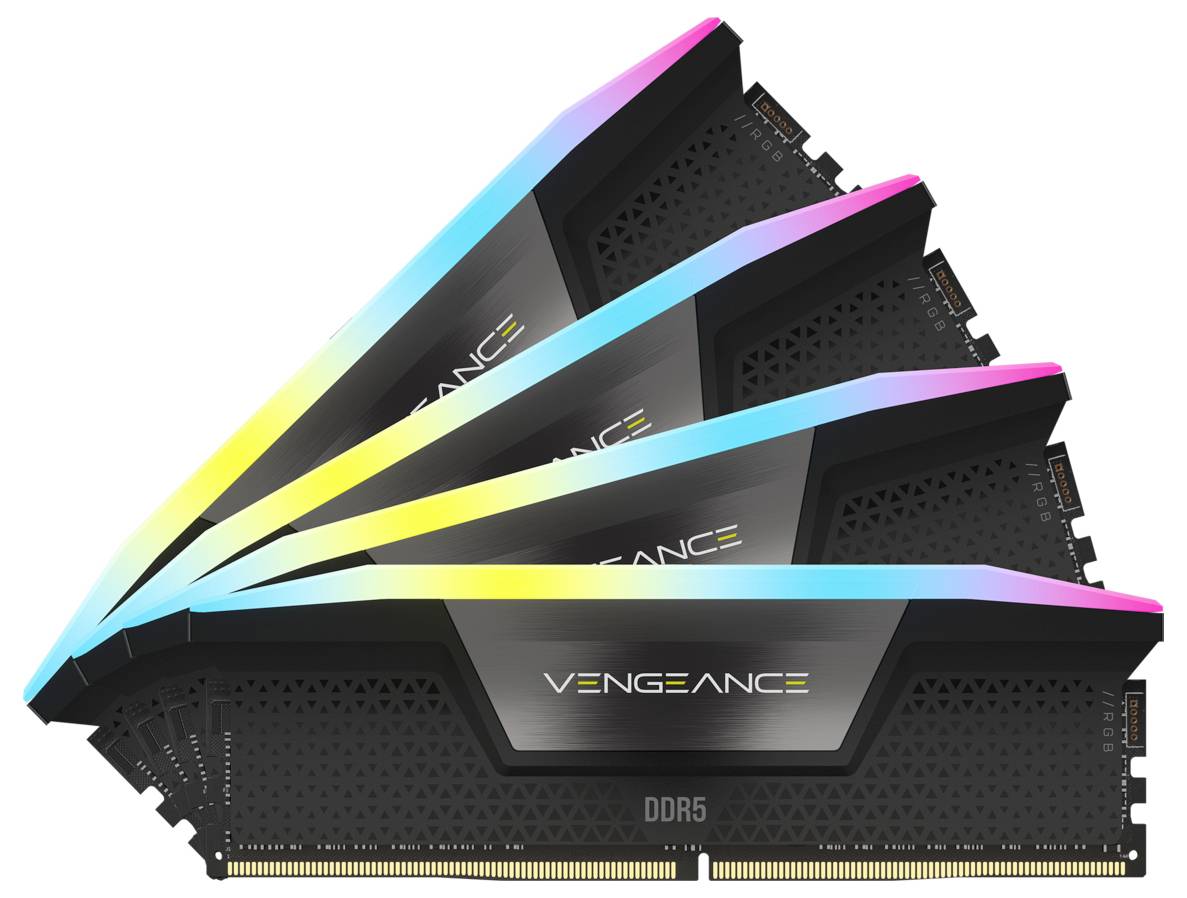 Cztery moduły pamięci RAM Vengeance DDR5 z podświetleniem RGB ułożone w kształcie wachlarza.