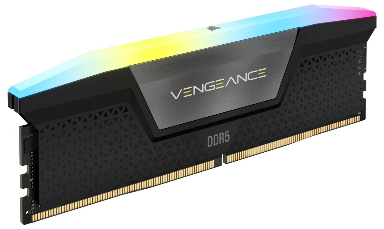 Moduł pamięci RAM DDR5 Corsair Vengeance z czarną obudową i podświetleniem RGB na górnej powierzchni, lekko pochylony na bok.