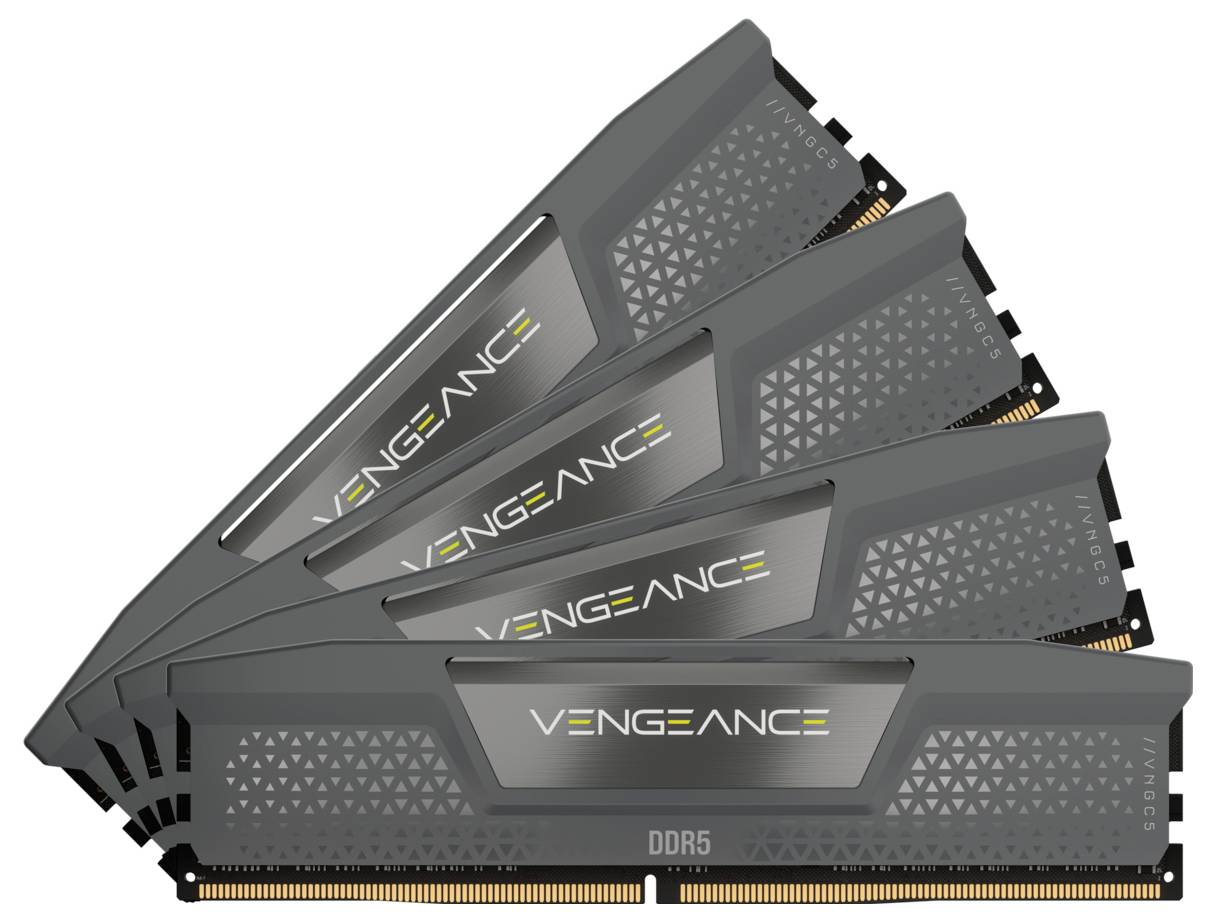 Cztery ciemne moduły RAM z napisem 'Vengeance DDR5' ułożone są wachlarzowato. Charakteryzują się nowoczesnym designem.
