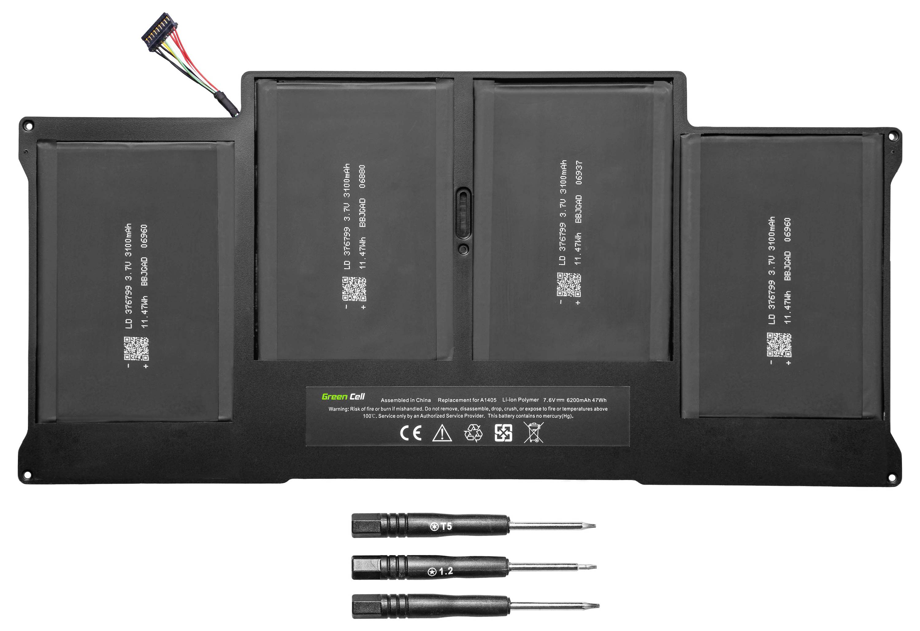 Akumulator do laptopa, składający się z czterech prostokątnych ogniw z przewodem połączeniowym i trzema śrubokrętami.