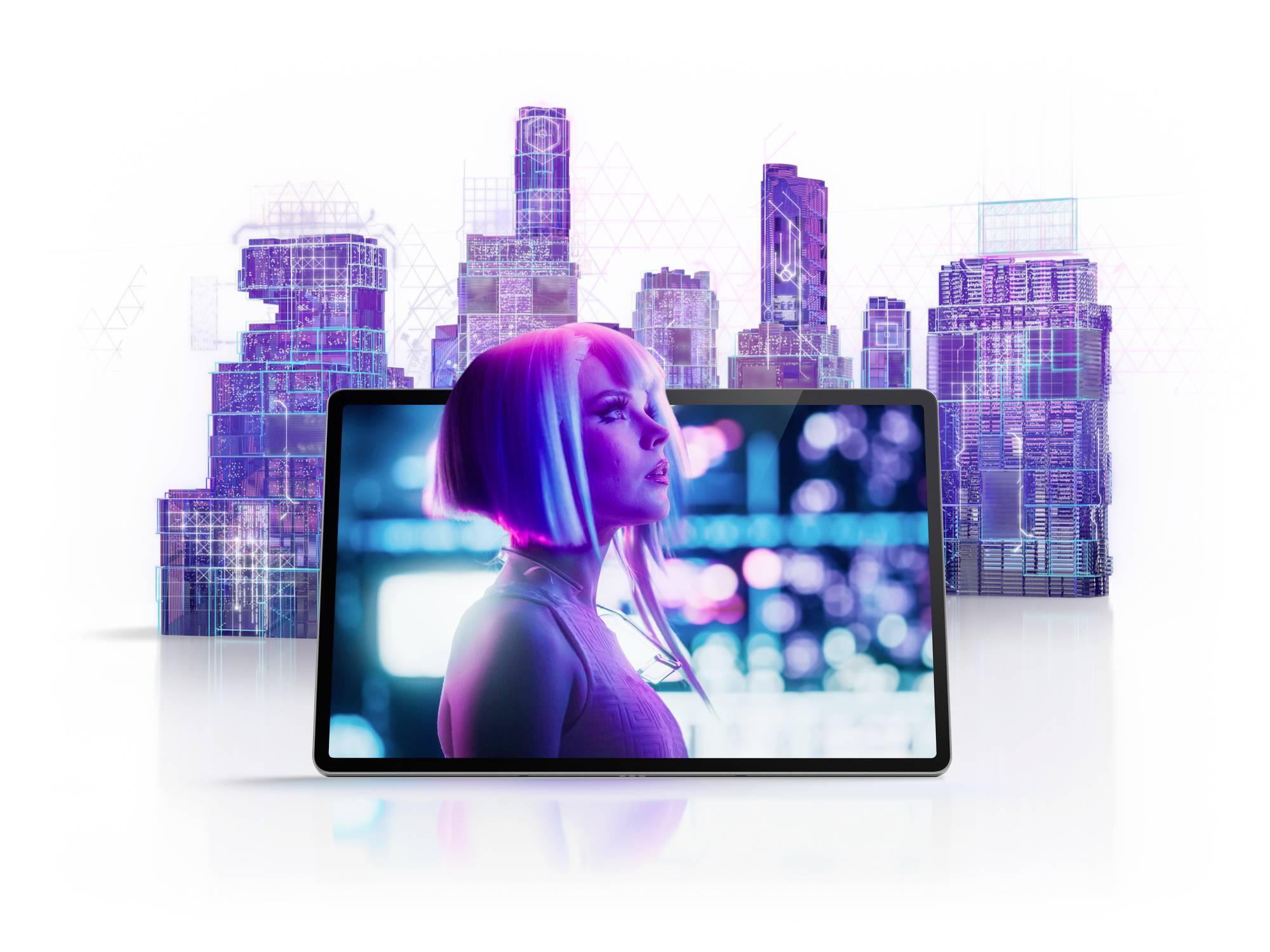 Kobieta z kolorowymi włosami na ekranie tabletu na tle futurystycznej panoramy miasta, symbolizująca technologię.