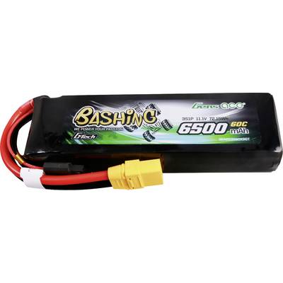 Akumulator LiPo z napisem 'Bashing 6500mAh 60C 11,1V', odpowiedni do pojazdów zdalnie sterowanych. Wyposażony w czerwone i żółte przewody przyłączeniowe.