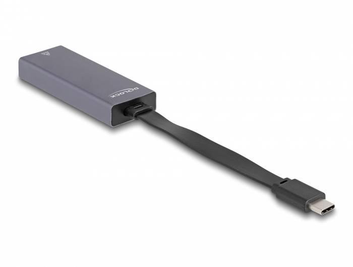 Zewnętrzny dysk SSD z kablem połączeniowym USB-C, kompaktowa budowa, idealny do szybkiego transferu danych i użytku mobilnego.