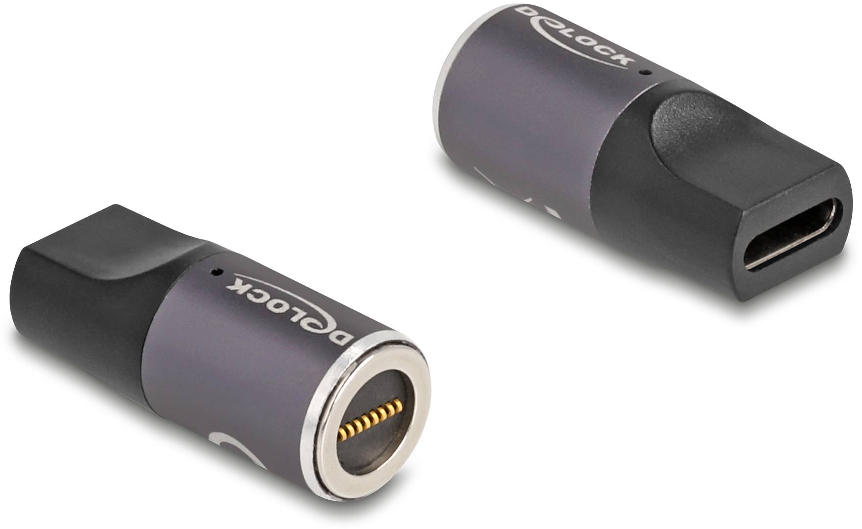 Dwa czarne adaptery z gniazdem USB-C, jeden przedstawiający stronę żeńską, drugi stronę męską.