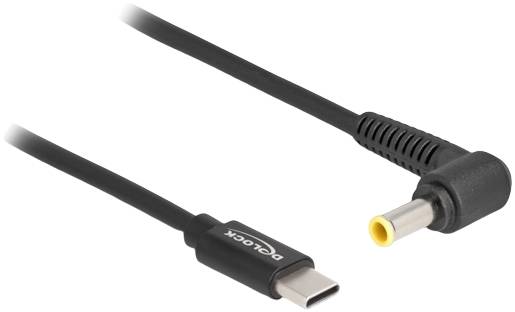 Na ilustracji przedstawiono czarny kabel zasilający z wtyczką USB-C po jednej stronie i żółtą wtyczką DC po drugiej stronie.