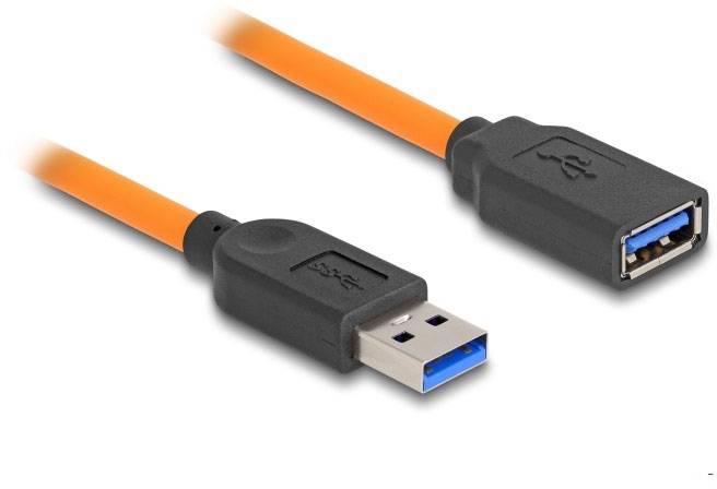 Pomarańczowy kabel przedłużający USB z wtyczką męską i żeńską, odpowiedni do podłączania urządzeń.