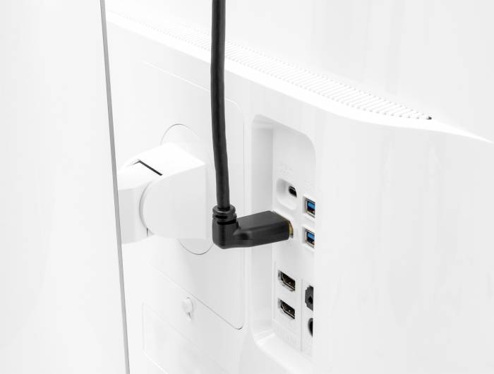 Tylna strona monitora z wieloma złączami: HDMI, USB i DisplayPort. Kabel HDMI jest podłączony.