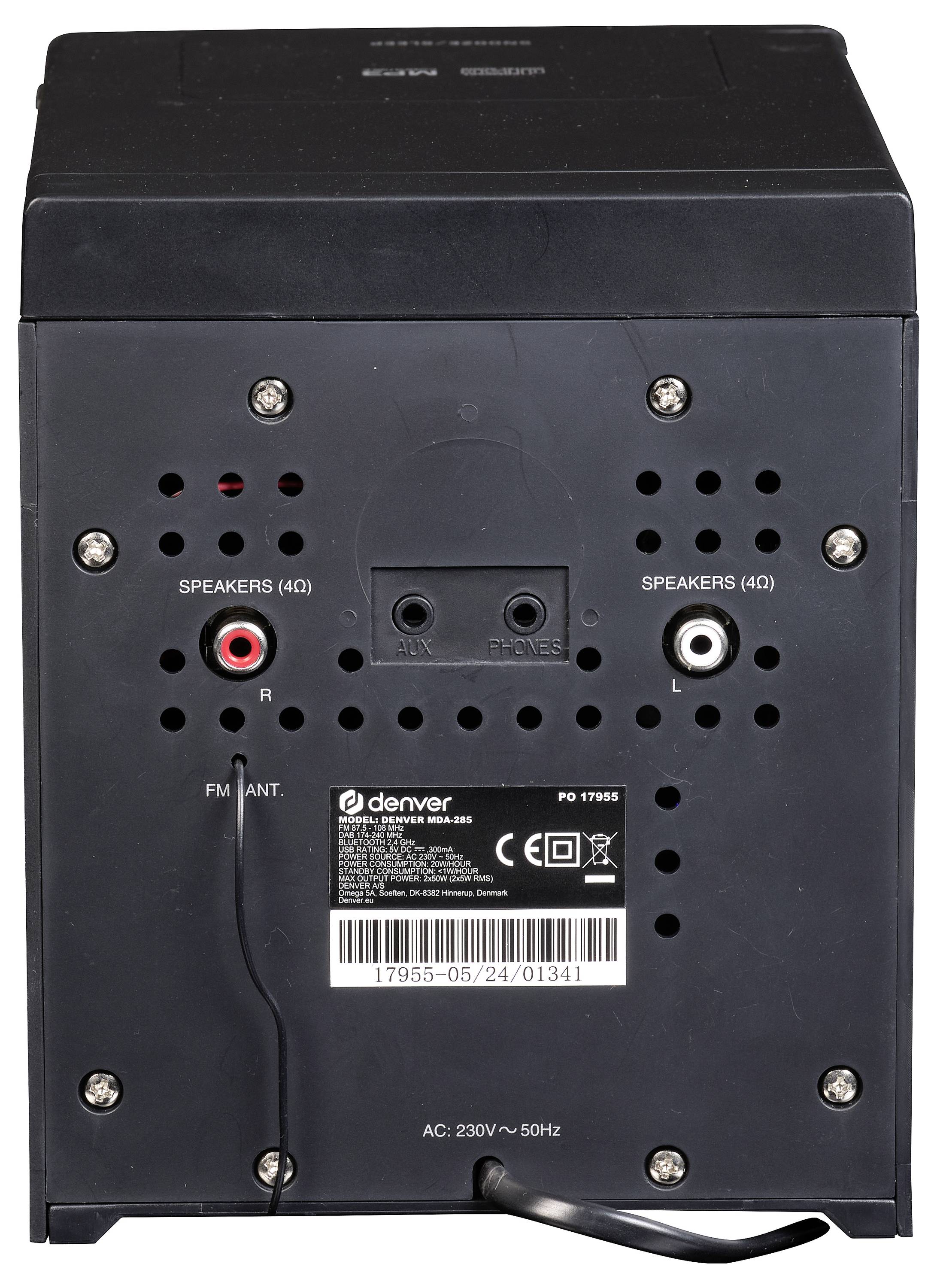 Tylna strona głośnika z gniazdami, oznaczeniami 'Speakers (4Ω)' po lewej i prawej stronie, numerem seryjnym oraz przewodem zasilającym na dole.