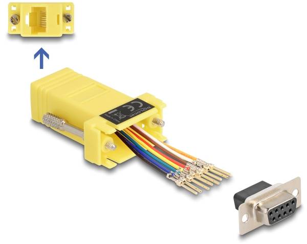 Żółty adapter RJ45 na DB9, rozebrany, z widocznymi wielokolorowymi przewodami. Strzałka wskazuje kierunek podłączenia.