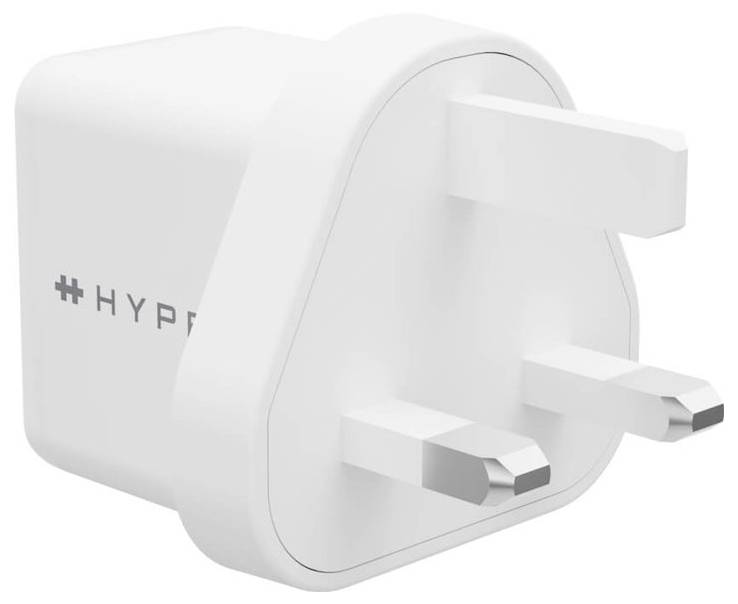 Biały adapter wtykowy z trzema płaskimi stykami. Widok z boku ujawnia logo 'HYPER' na powierzchni.