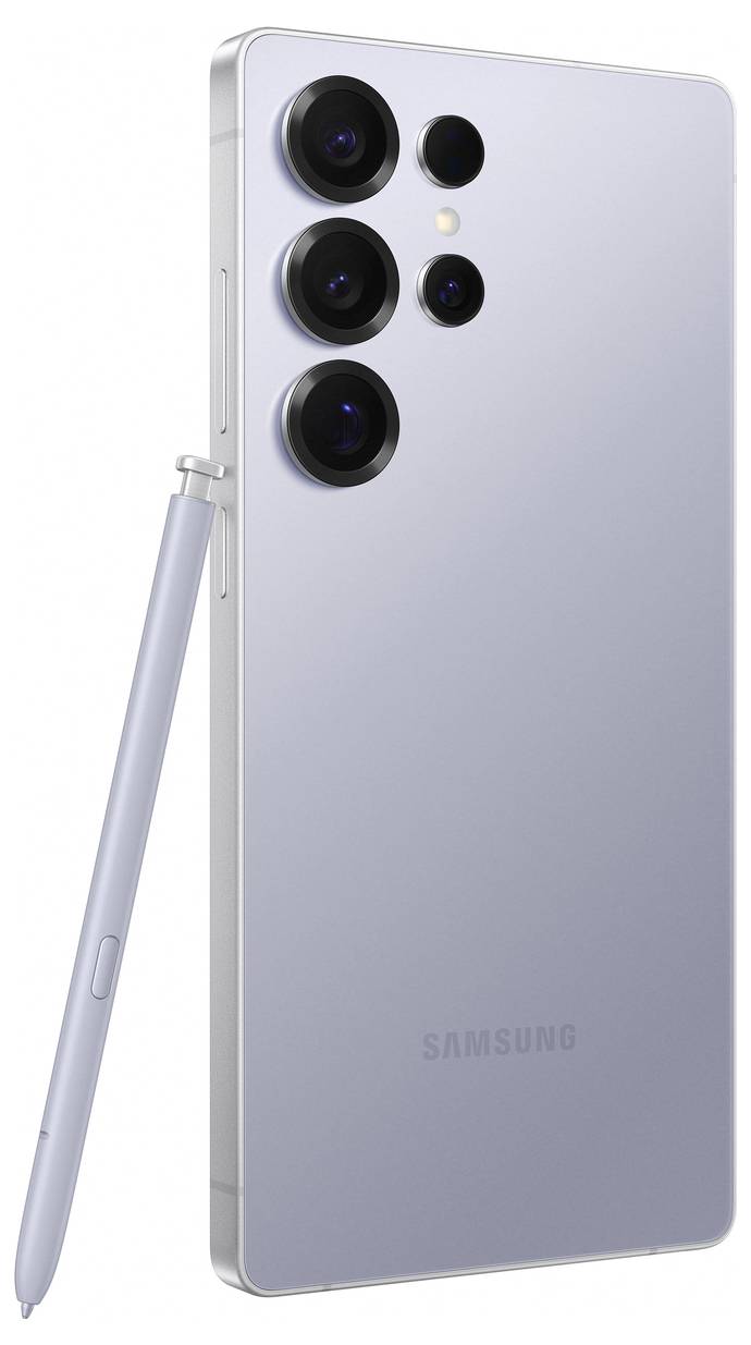 Smartfon widziany od tyłu z czterema obiektywami aparatu i rysikiem obok. Urządzenie jest srebrnego koloru z napisem 'Samsung'.