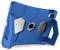 Niebieskie, wytrzymałe etui na iPada z podstawką i uchwytem. Z tyłu widoczne wycięcia na kamerę iPada i logo.