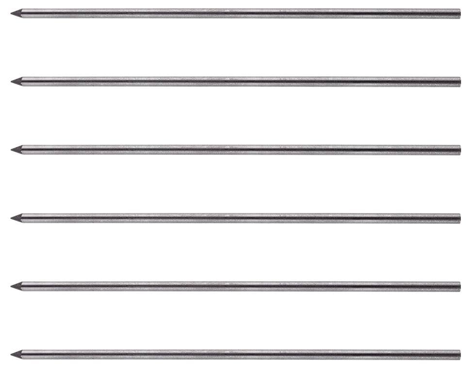 Pięć ostrych metalowych prętów równomiernie ułożonych obok siebie na białym tle.