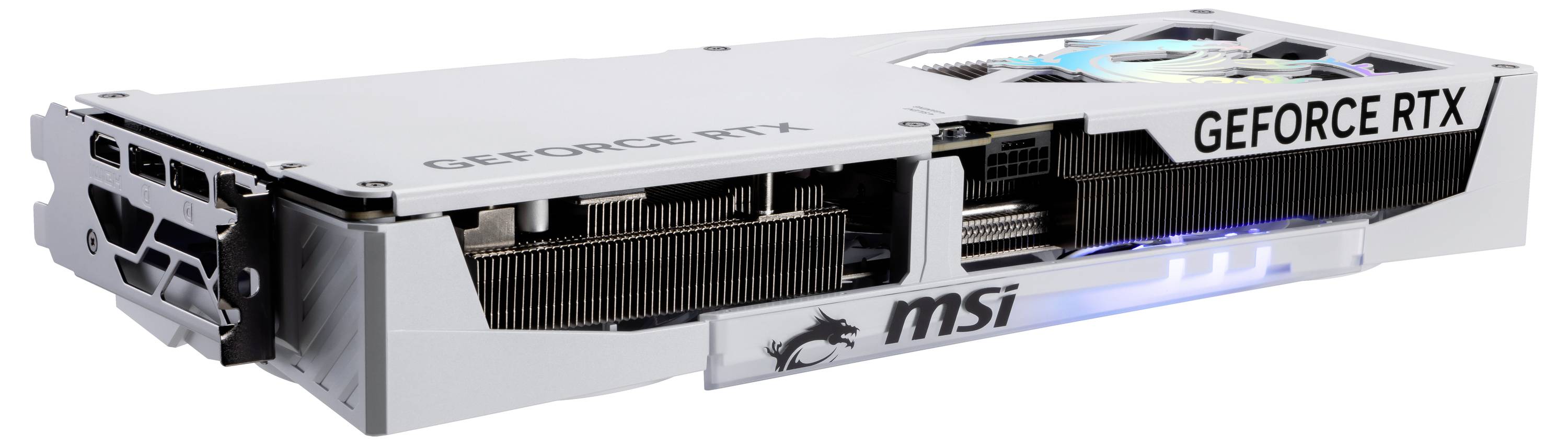 Biała karta graficzna marki MSI z napisem 'GEFORCE RTX', widok z boku prezentujący szczegóły systemu chłodzenia i złącza.