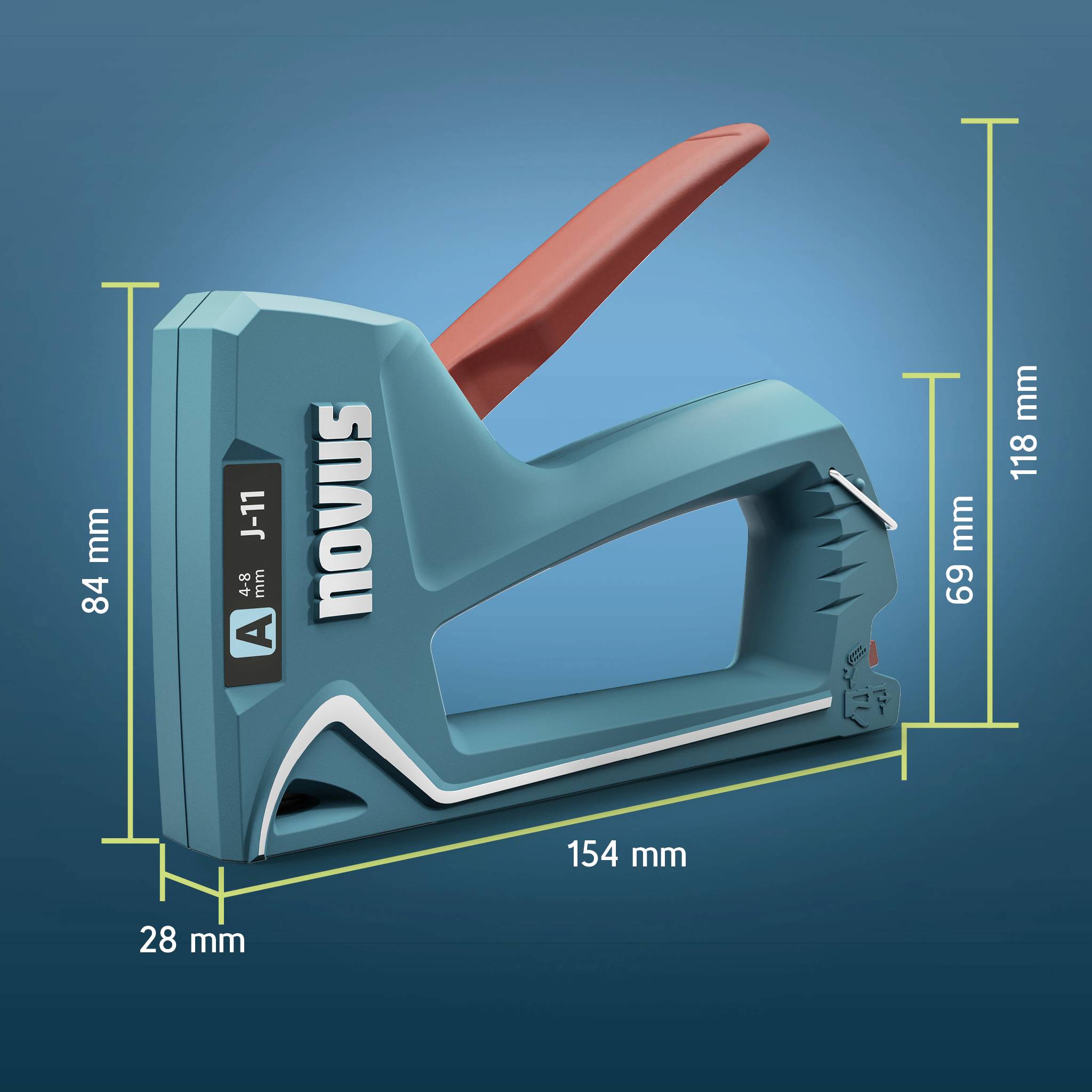 Niebieski zszywacz ręczny z czerwonym uchwytem, oznaczony logo 'Novus'. Wymiary: 84 mm wysokości, 28 mm szerokości, 154 mm długości.