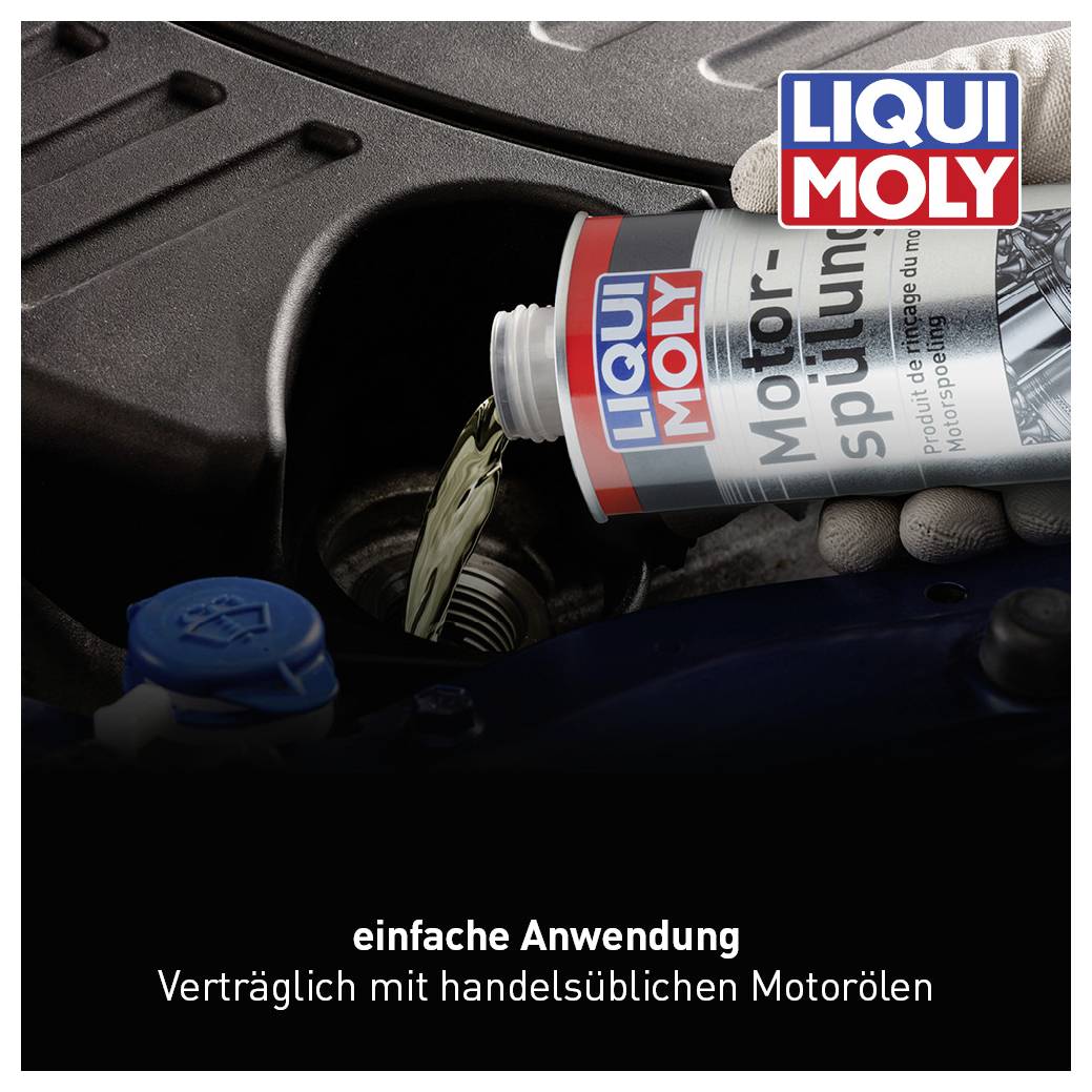 Dodatek oleju LIQUI MOLY jest wlewany do silnika. Tekst: 'proste zastosowanie, kompatybilny z ogólnodostępnymi olejami silnikowymi'.