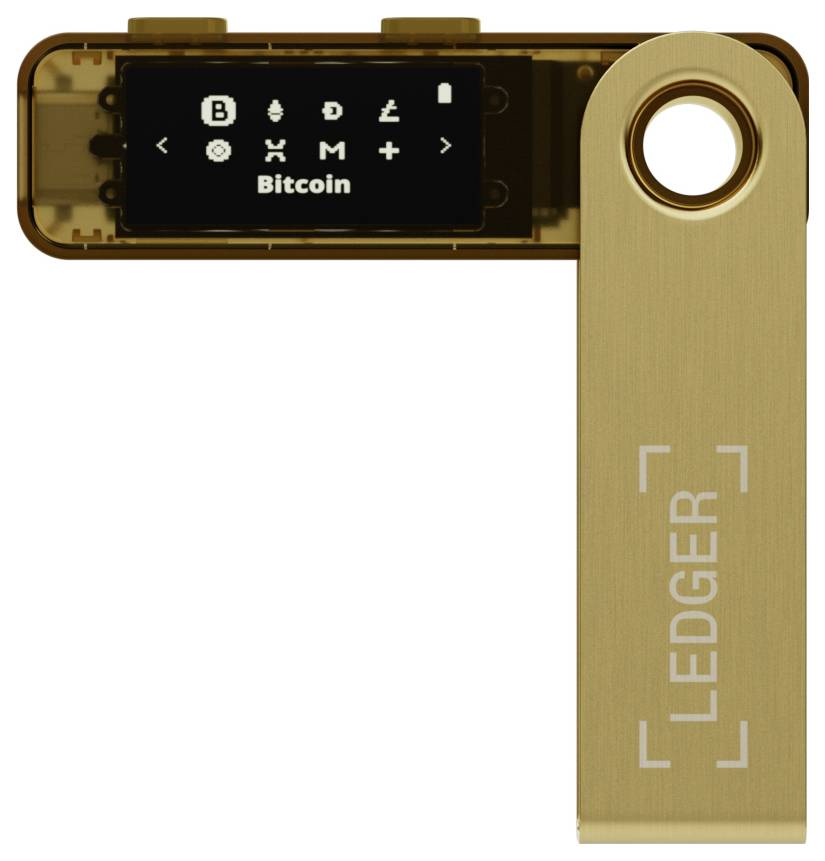 Urządzenie przypominające pendrive'a z wyświetlaczem pokazuje napis 'Bitcoin'. Logo marki 'Ledger' jest wygrawerowane na metalowej klapce.