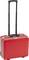 Czerwona walizka podróżna z wysuwaną rączką. Walizka stoi pionowo i posiada czarne oraz srebrne elementy.