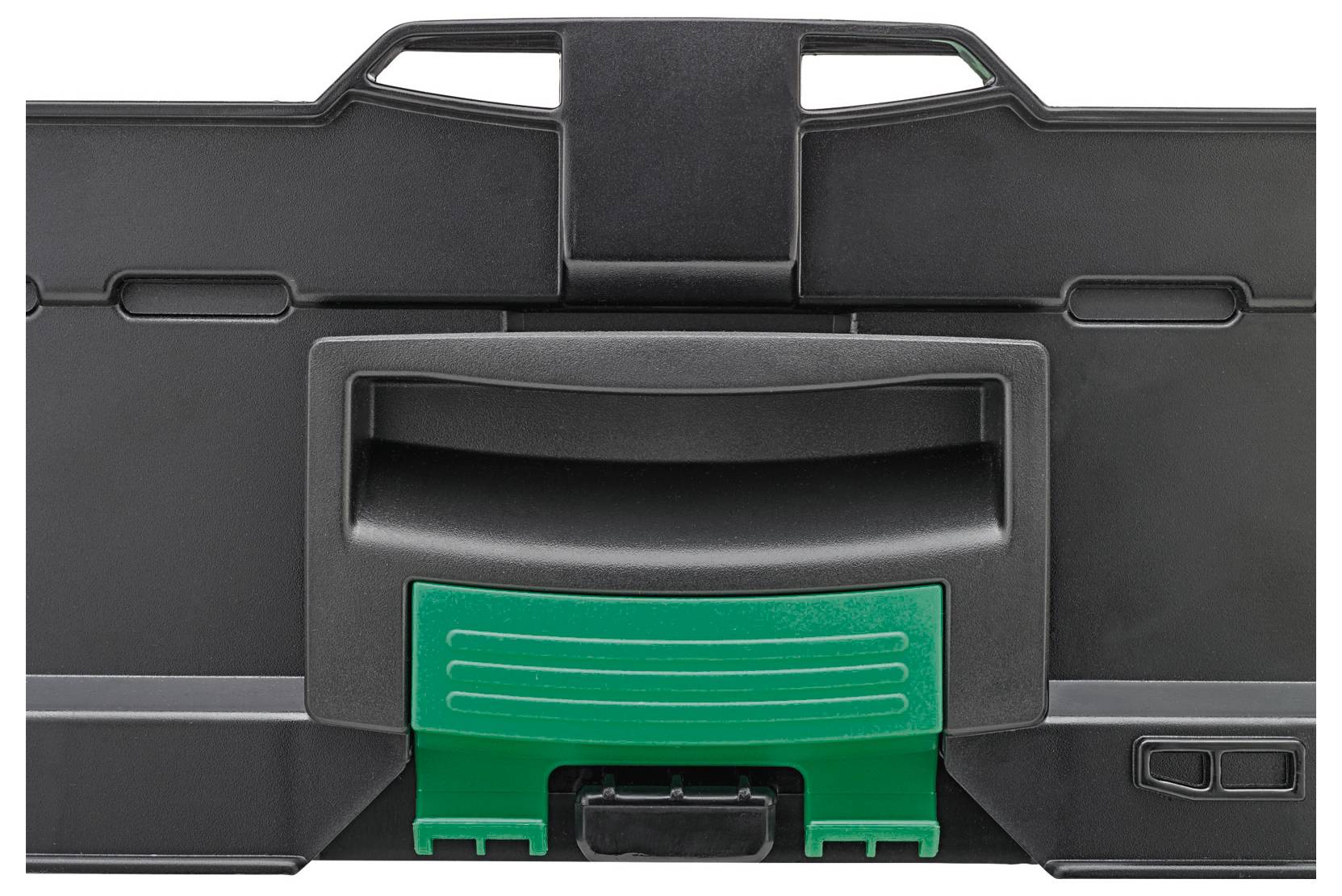 Czarny walizka na narzędzia z zielonym zamkiem i uchwytem. Pionowe rowki na zamku. Prostopadłościenny kształt.