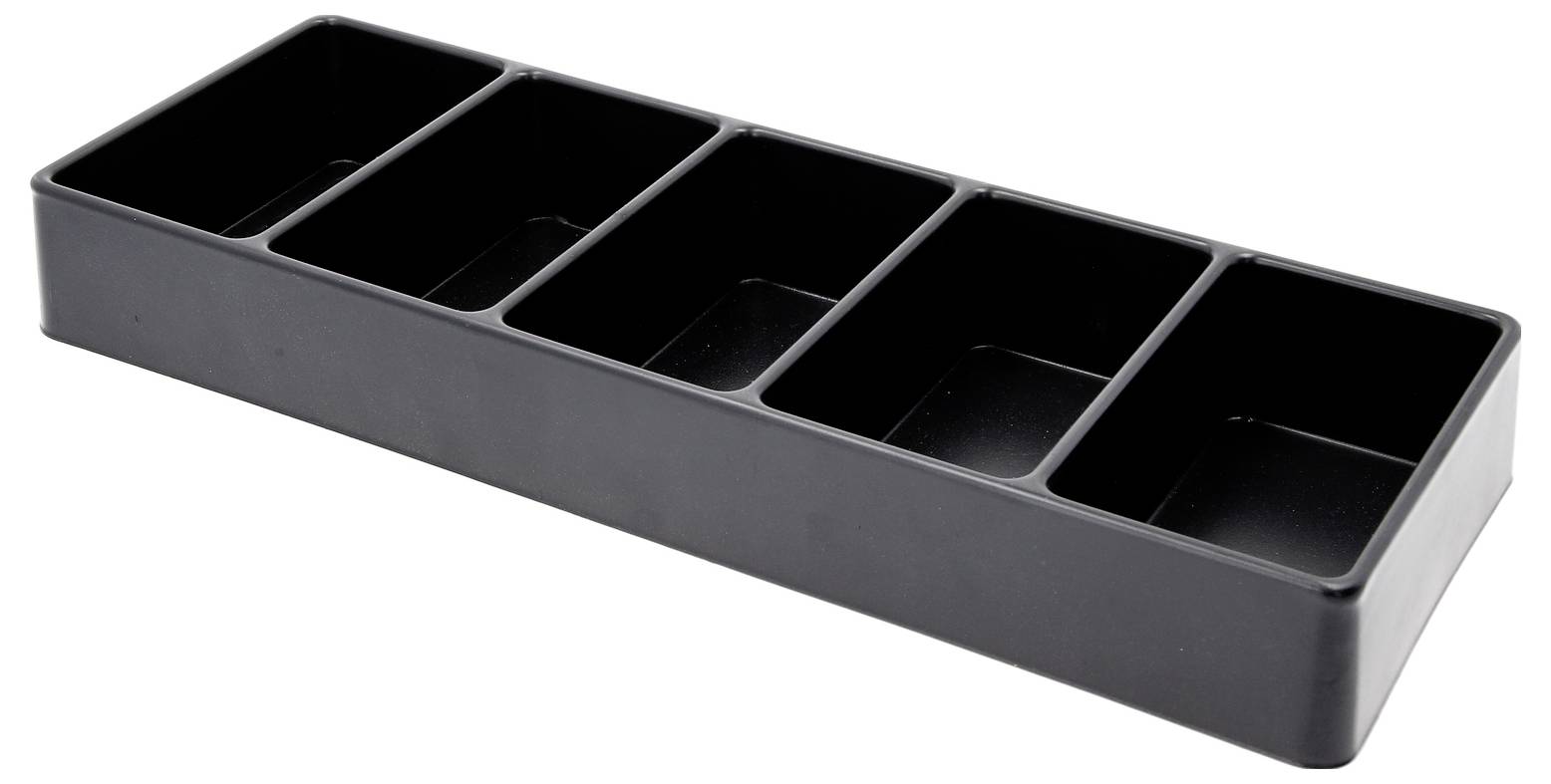 Czarna, prostokątna plastikowa skrzynka z pięcioma równymi przegrodami, zazwyczaj używana do przechowywania drobnych przedmiotów.
