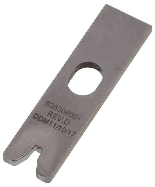 Kawałek metalu o prostokątnym kształcie z centralnym otworem. Nadruk zawiera numer '638306001' oraz 'REV.D' i 'DDM1110/17'.