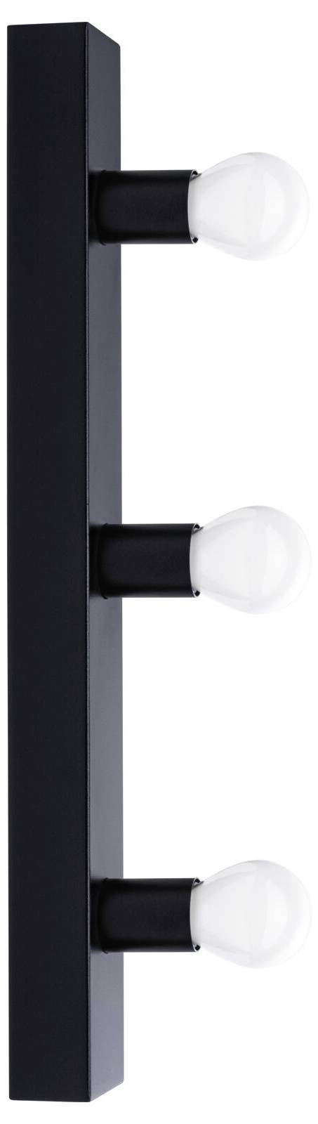 Trzy czarne kinkiety z białymi, kulistymi żarówkami ustawionymi w pionie. Mocowanie jest prostokątne i czarne.