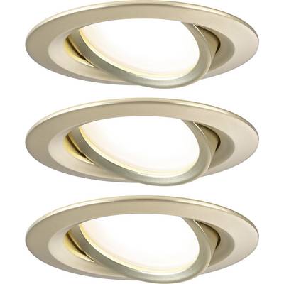 Trzy regulowane lampy wpuszczane w metalowej stylistyce, każda pod innym kątem nachylenia, do zmiennego oświetlenia pomieszczenia.