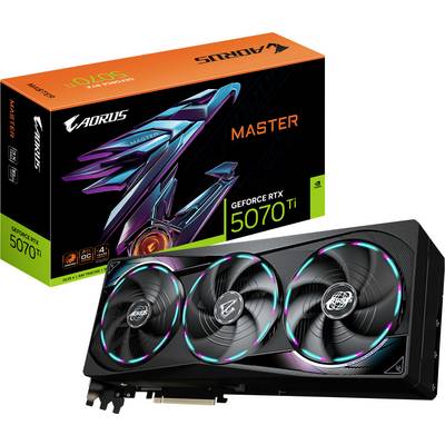 Widać kartę graficzną AORUS GeForce RTX 5070 Ti z trzema wentylatorami, przed opakowaniem prezentującym nazwę produktu.