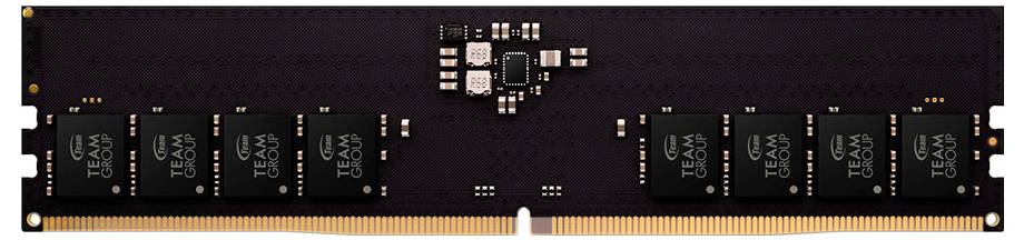 Moduł RAM z wieloma chipami pamięci i komponentami elektronicznymi na prostokątnym pasku płytki drukowanej.